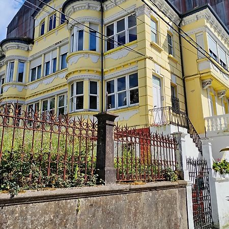 Yellow House Viveiro Dış mekan fotoğraf
