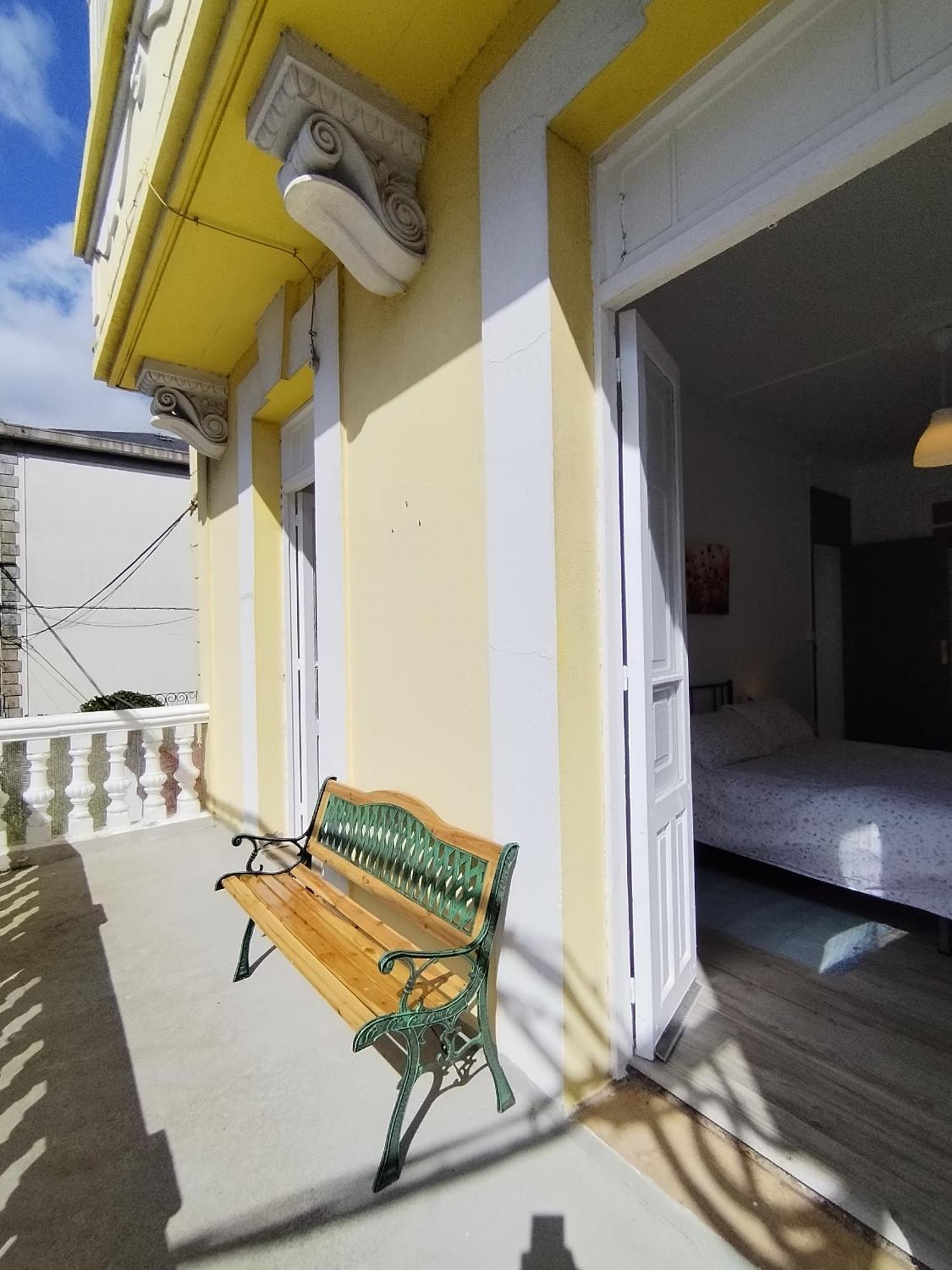 Yellow House Viveiro Dış mekan fotoğraf
