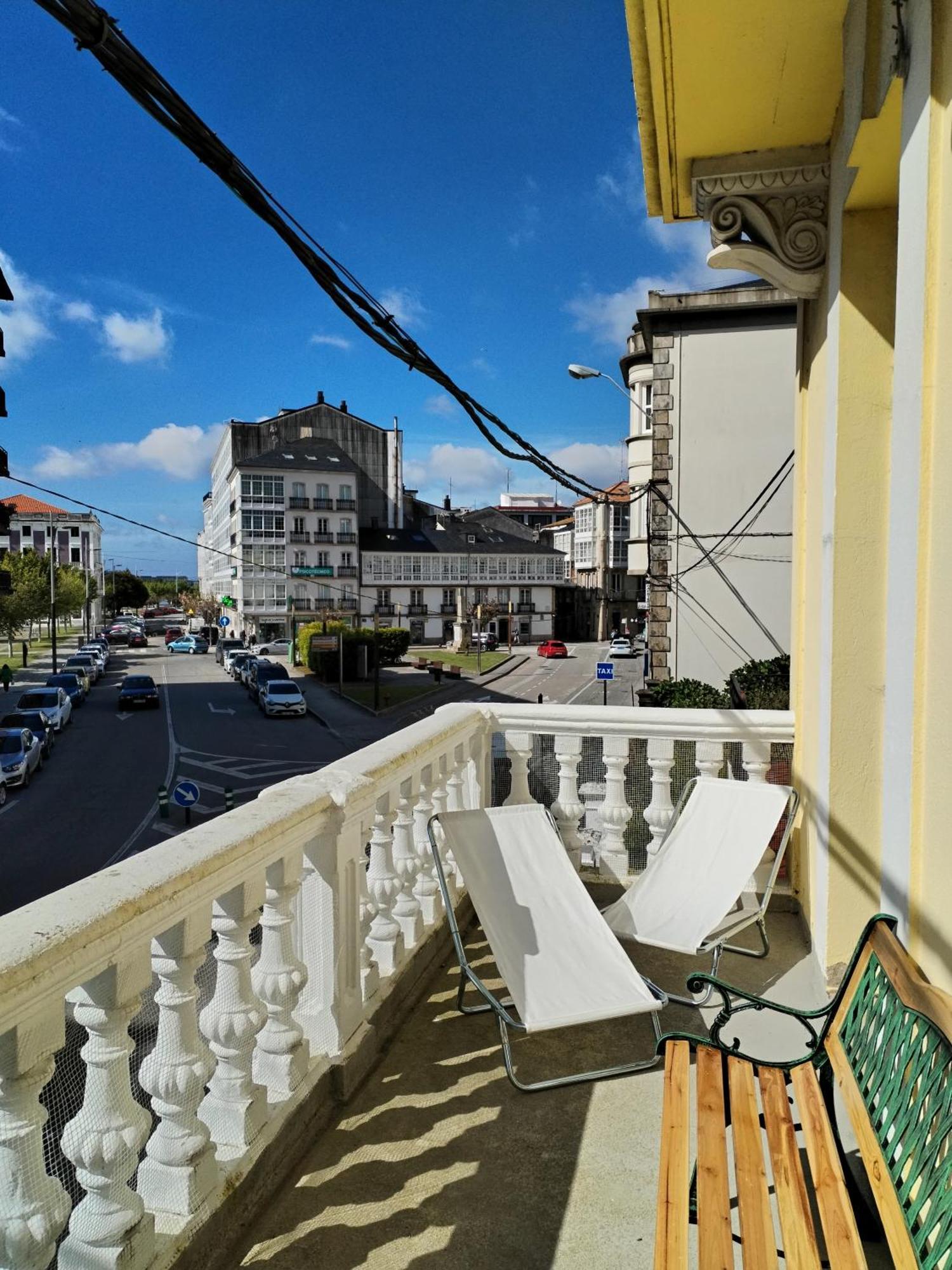 Yellow House Viveiro Dış mekan fotoğraf